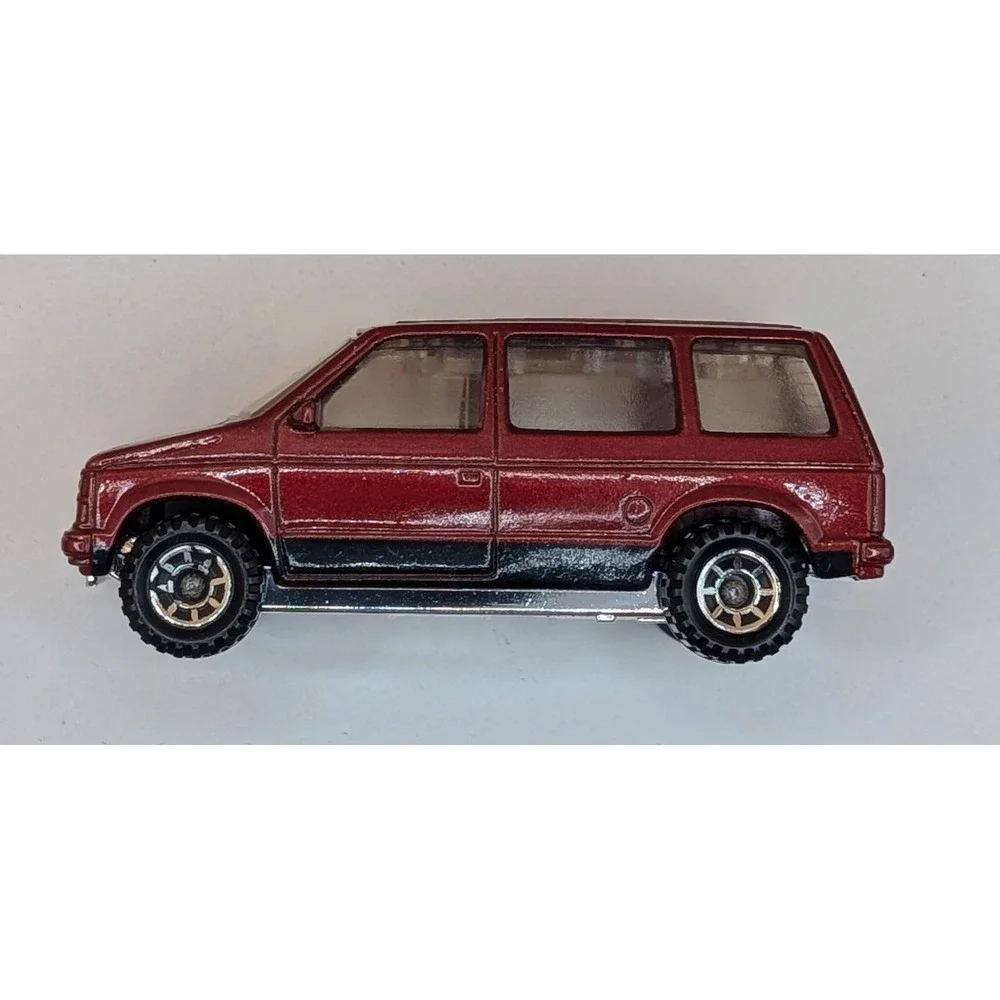 Matchbox 1984 Dodge Caravan Burgundy Diecast Car Made in England Original Box